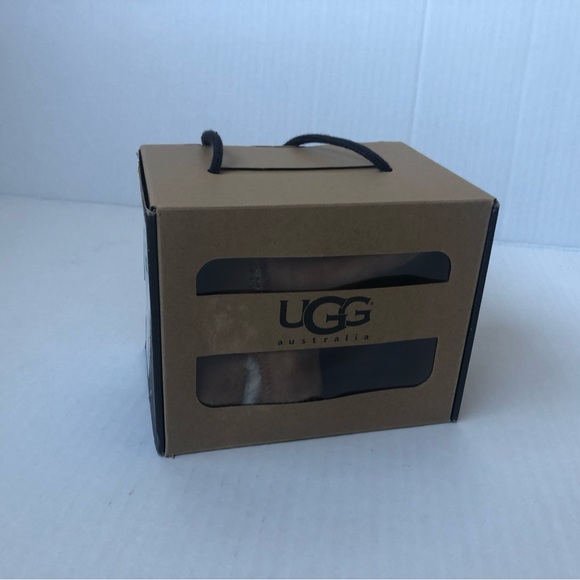 Baby size small Ugg Boots - Picture 8 of 9